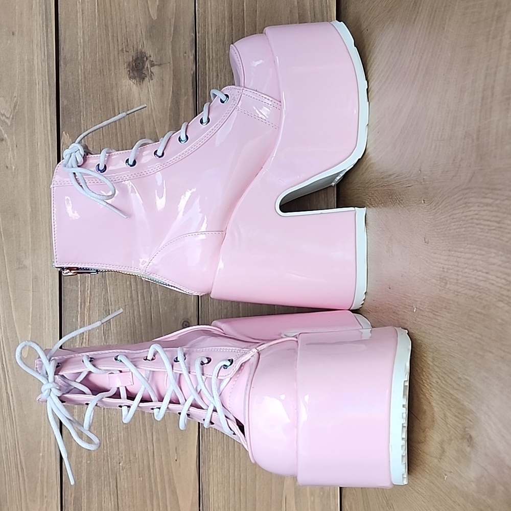 DEMONIA - CAMEL 203 BABY PINK HOLOGRAM BOOTS‼️